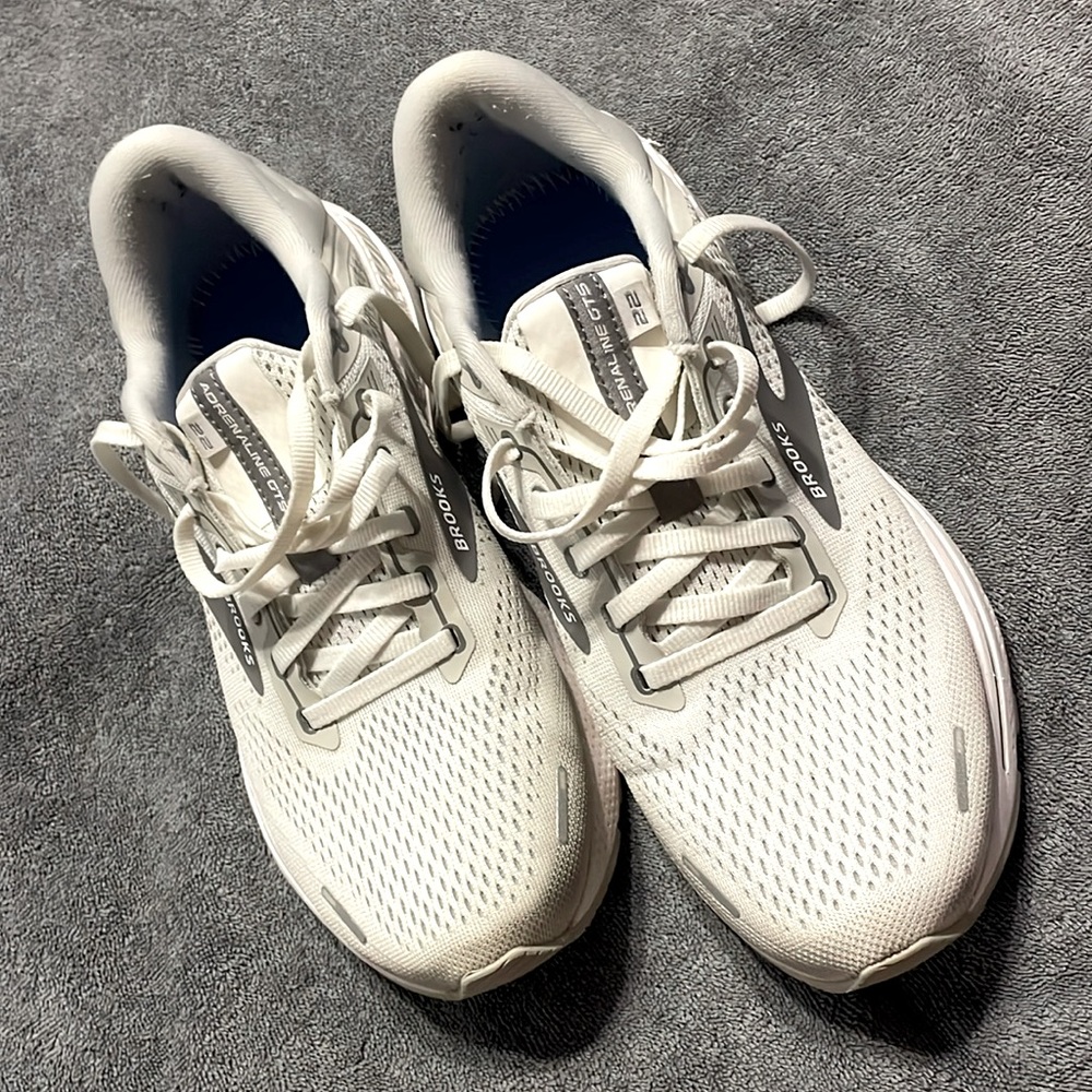 Brooks‎ Adrenaline GTS 22 Women's 9. Running Shoes Support Cushion Comfort Walk